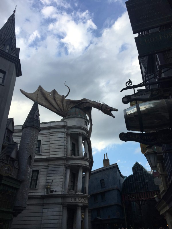diagon alley universal orlando dragon